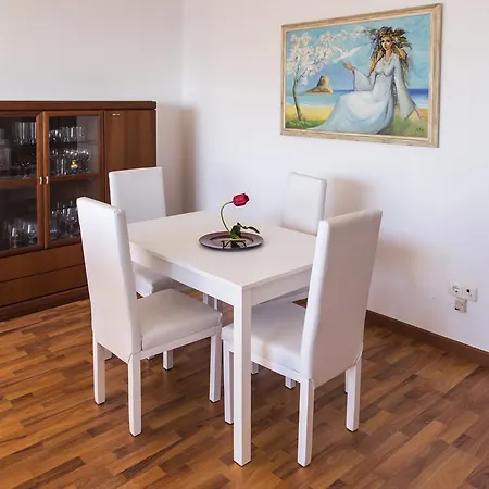 Apartment Coblanca 40 By A&v